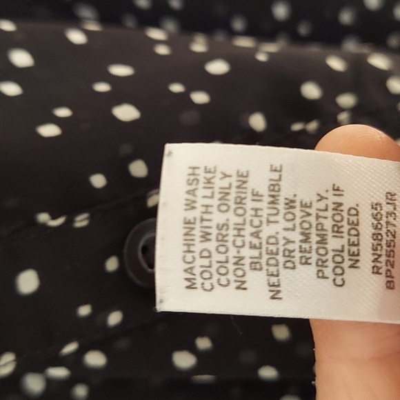 Frenchi Women’s blouse Size M Black/White Romantic polka dots sheer lighweght - Picture 7 of 7